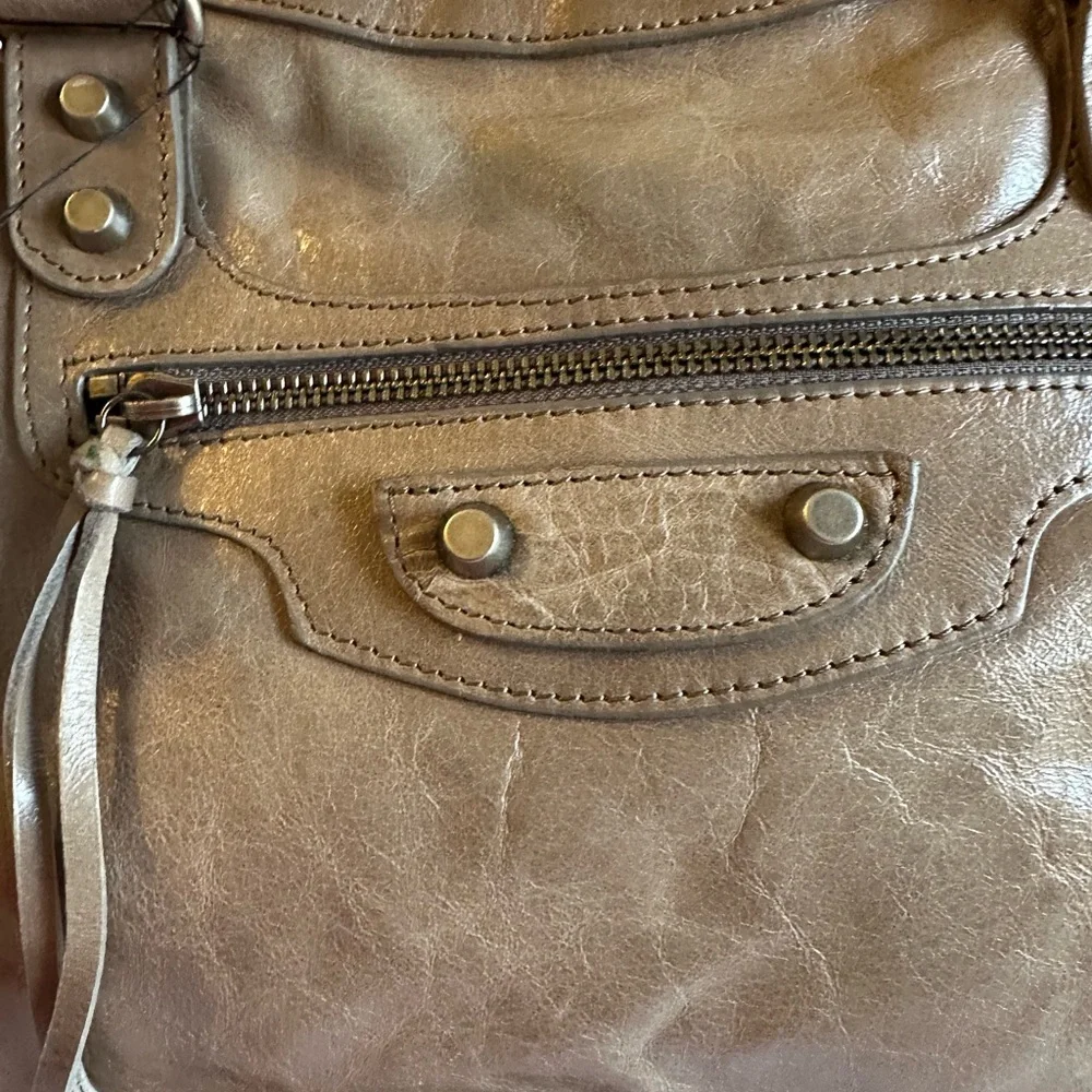 Balenciaga Women's Taupe Leather Bag - Picture 3 of 10